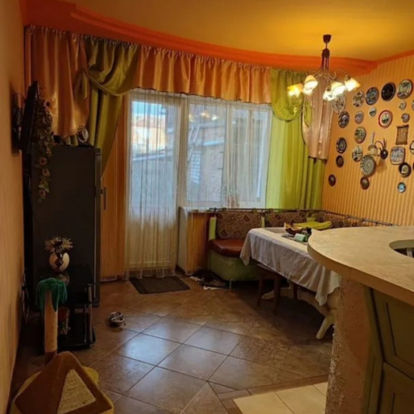 Фото Продам 2-х этажный дом в Центре г Луганск р-н 17 школы
