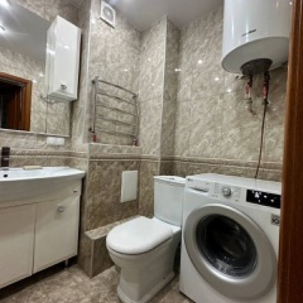 Фото Продам 3к квартиру на кв. Ленинского Комсомола, евроремонт, 8/9эт