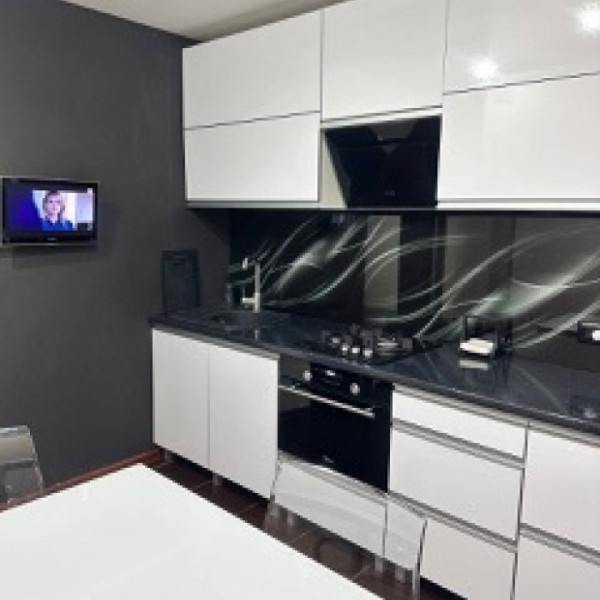 Продам 3к квартиру на кв. Ленинского Комсомола, евроремонт, 8/9эт