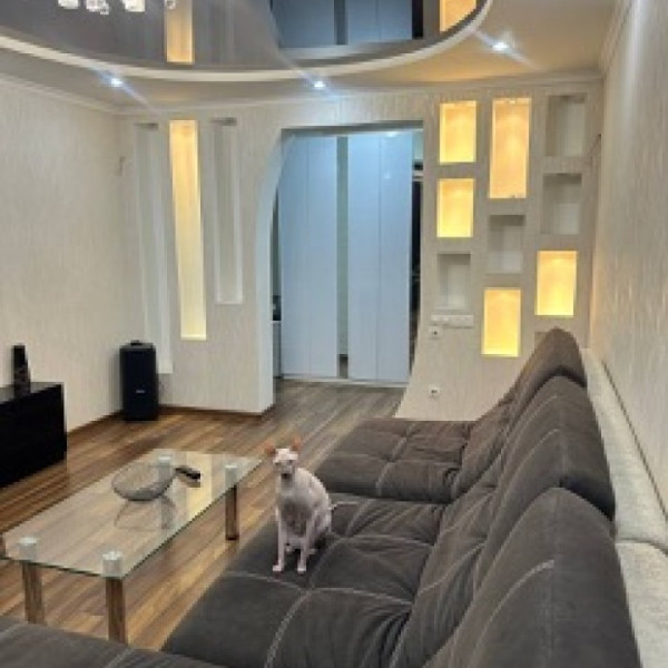 Фото Продам 3к квартиру на кв. Ленинского Комсомола, евроремонт, 8/9эт
