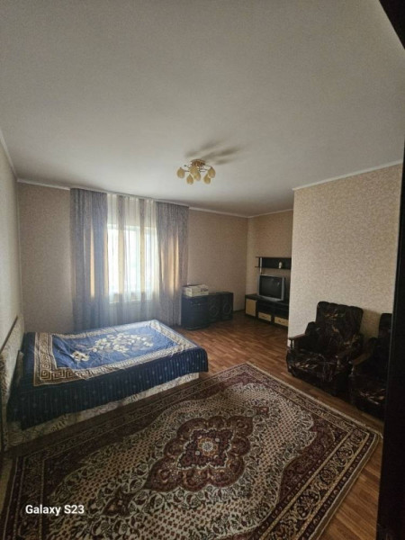 Фото Дом 220м2 6 сот земли кв. 50 лет Октября ( низ) г. Луганск - Объект №52