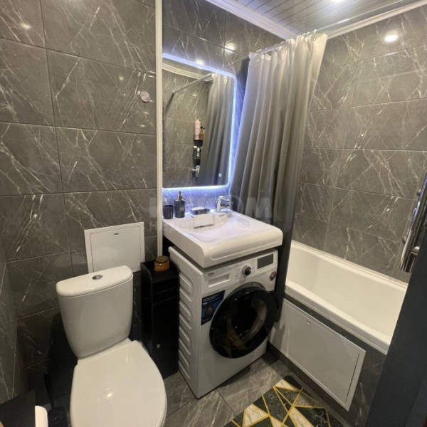 Фото Продам 3-х комн квартиру с АО в г.Луганск, ул. 50 Лет Обороны Луганска