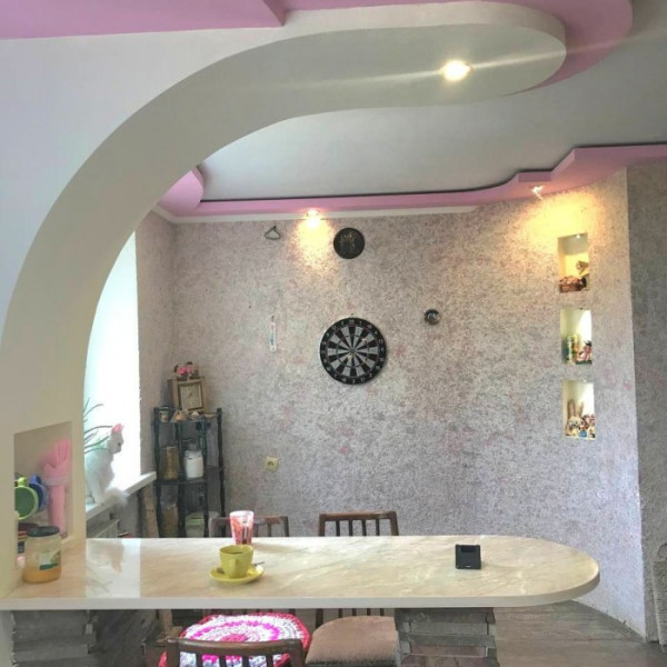 Продам 4-х комн квартиру (городок ЛГАУ)