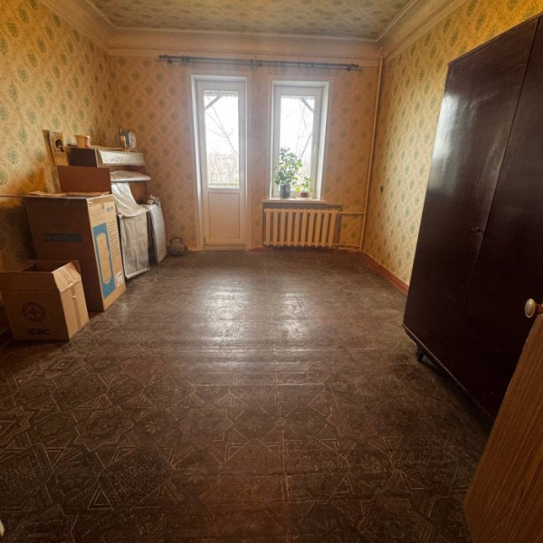 Фото Цена снижена до 4 млн. руб.! Продам 4-к. квартиру, в г. Счастье ул. Мира (р- н Горсовета)