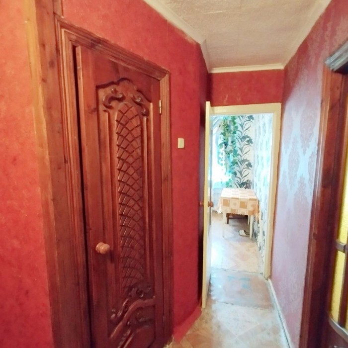 Фото Продам 2- х комнатную квартиру на ул. Советская ( центр, памятник Труженику Луганщины).