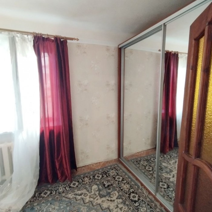 Фото Продам 2- х комнатную квартиру на ул. Советская ( центр, памятник Труженику Луганщины).