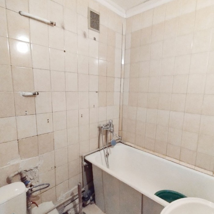 Фото Продам 2- х комнатную квартиру на ул. Советская ( центр, памятник Труженику Луганщины).