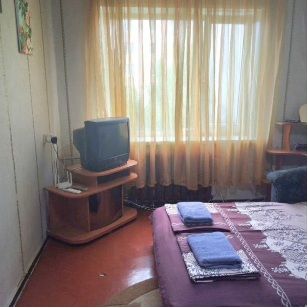 Продам 1-комн квартиру на кв. Восточный г. Луганск.