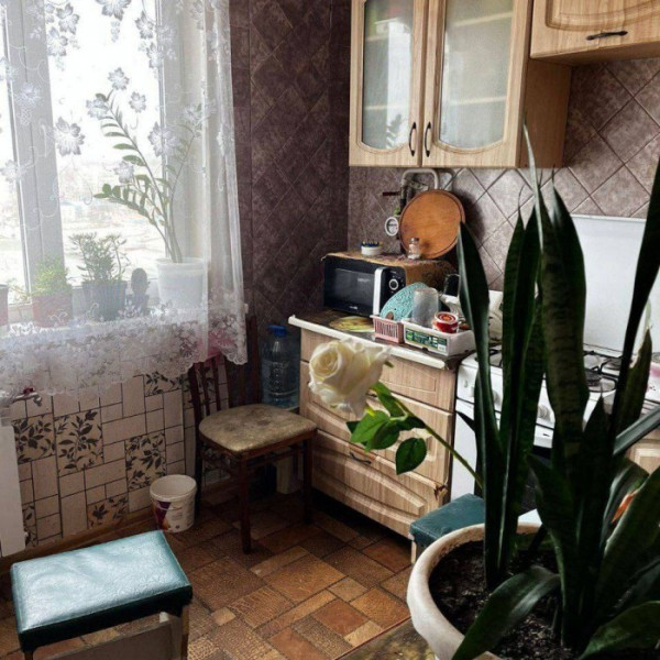 Продам двухкомнатную квартиру, кв. Ватутина