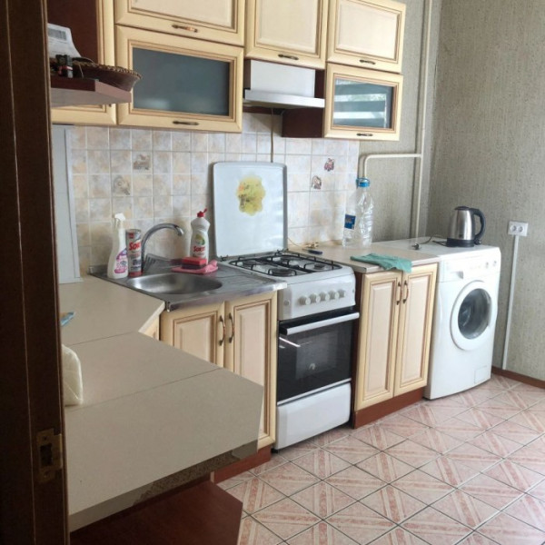 Продам 4-х комнатную квартиру на кв. Ленинского комсомола