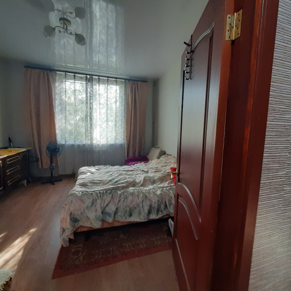 Фото №505 Продаётся 3 комн.”Сталинка”, 2/4, с Автономным отоплением.