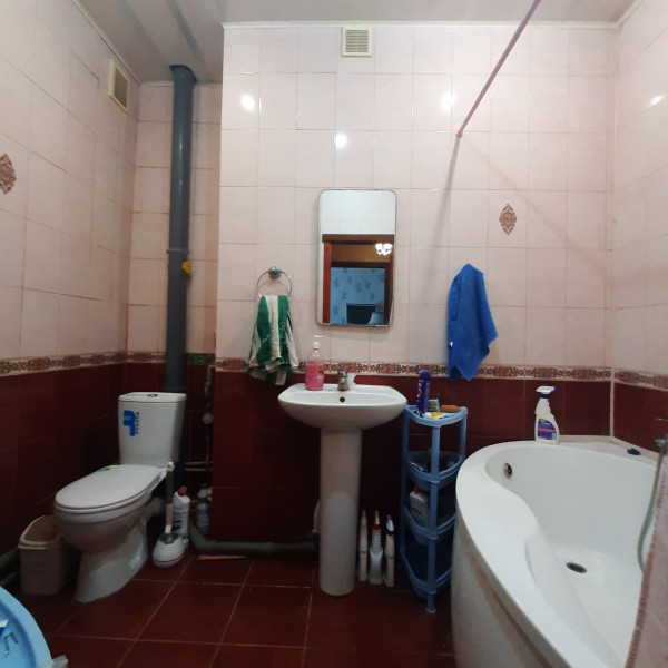 Фото №505 Продаётся 3 комн.”Сталинка”, 2/4, с Автономным отоплением.