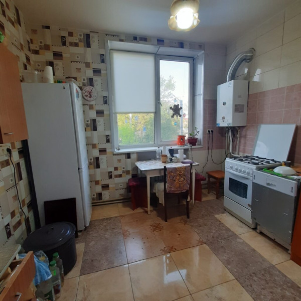 Фото №505 Продаётся 3 комн.”Сталинка”, 2/4, с Автономным отоплением.