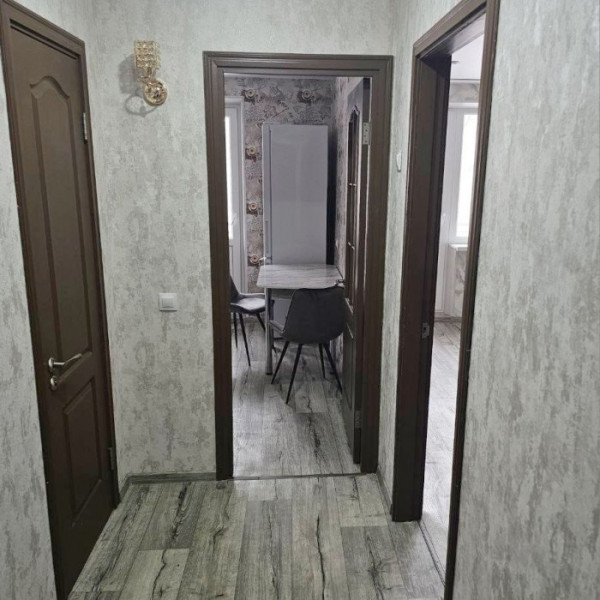 1-ю квартиру на кв. Сазонова