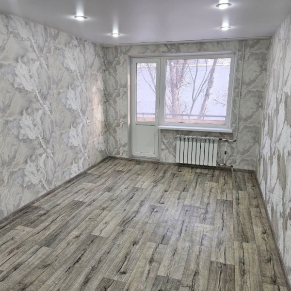 Фото 1-ю квартиру на кв. Сазонова