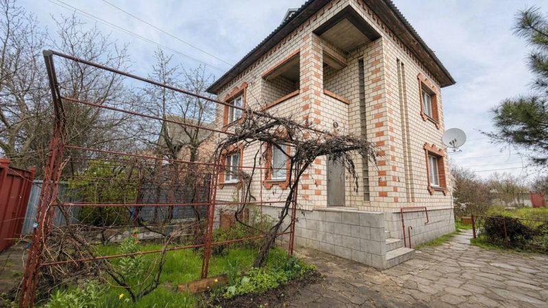 Дом, ул Веденина, район маг. За рулем!