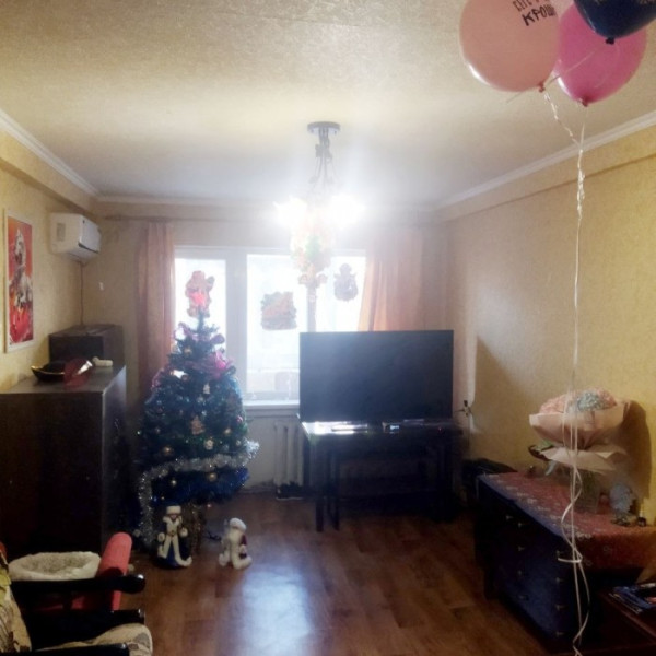 Продам 3- х комнатную квартиру на кв. Левченко.