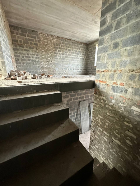 Фото №135 Продаётся Таунхаус, 2 этажа, ОП-167м2, отдельный вход с улицы гараж и зем. уч-к.