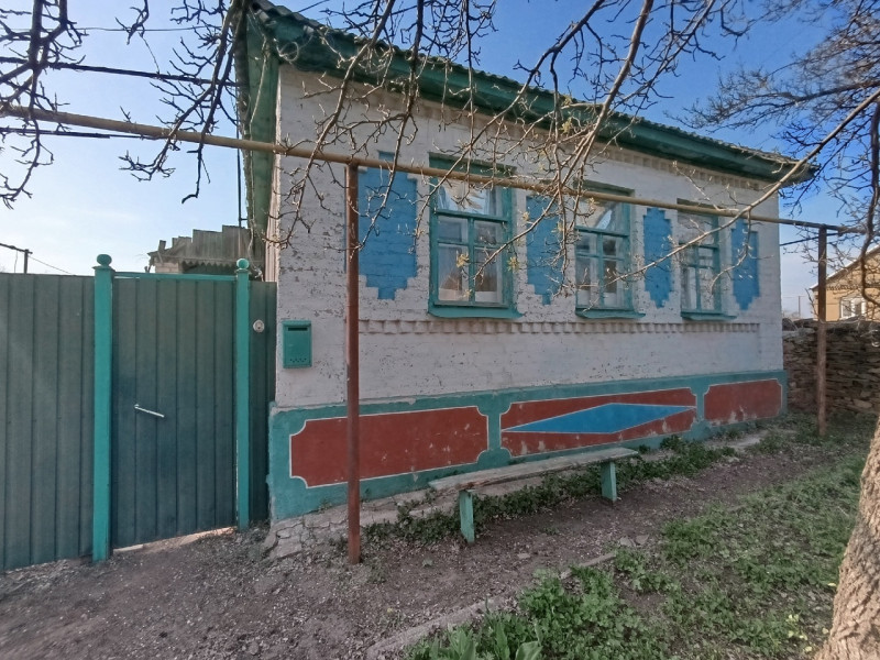 Дом Лутугинский район, пгт Успенка ул.Осипенко.