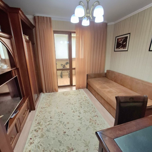 Фото Продам 3-х комн квартиру на кв. Заречный