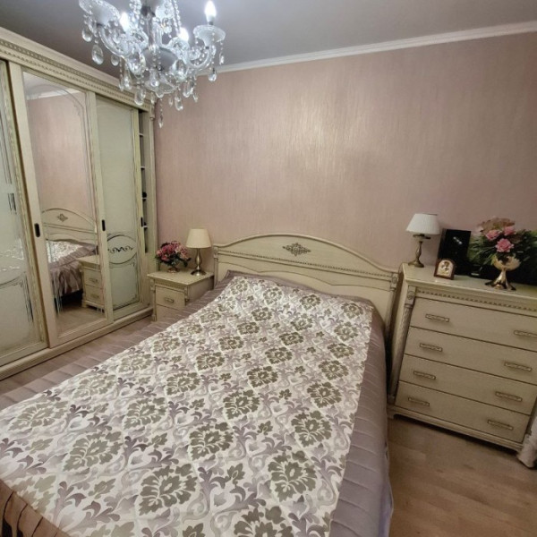 Фото Продам 3-х комн квартиру на кв. Заречный