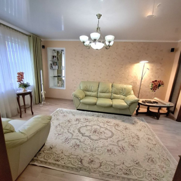 Фото Продам 3-х комн квартиру на кв. Заречный