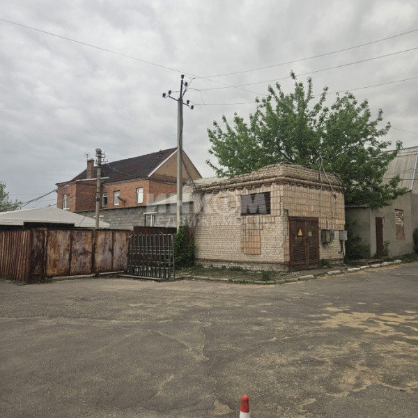 Фото Продам базу в центре Луганска