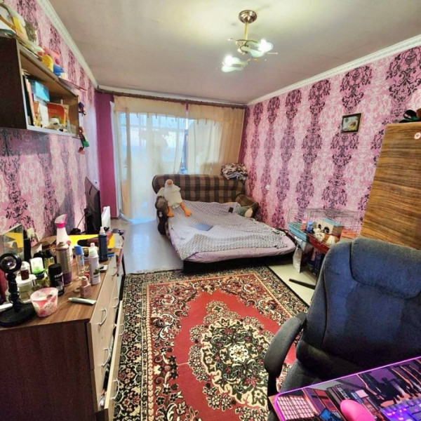 Продам 1-кк на кВ. 50 лет Октября