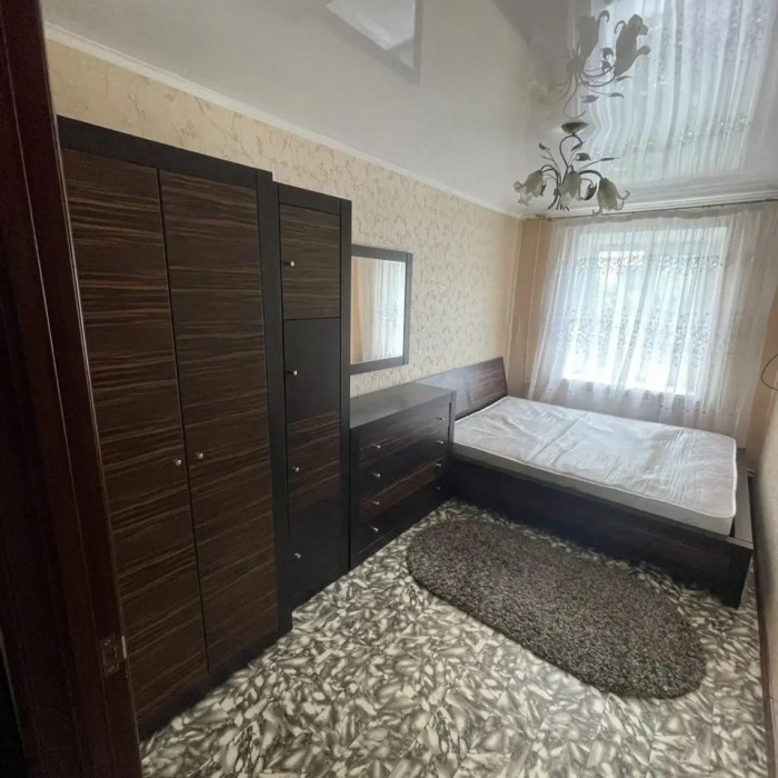 Фото Сдам долгосрочно 3- к. квартиру (с автономным отоплением- 2- х контурный котел), в самом центре Луганска, ул. Коцюбинского (в доме ресторан Династия).