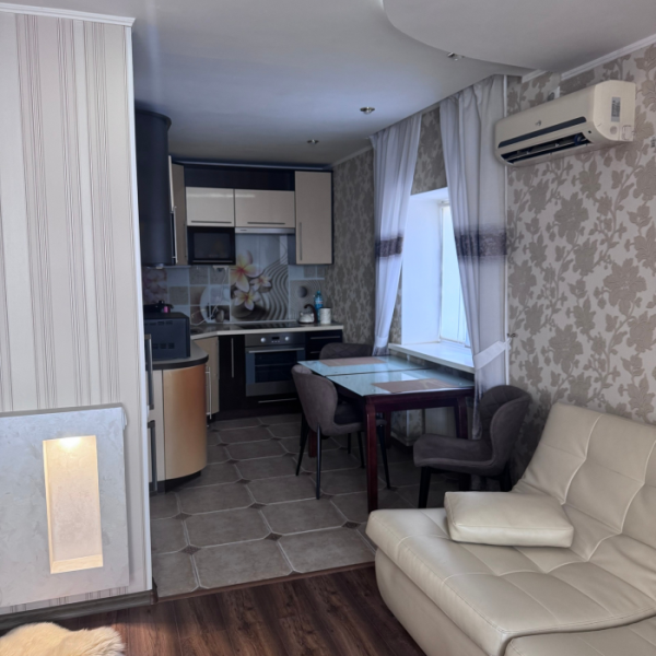 Фото Продам квартиру с евроремонтом 4/12эт 40м2
