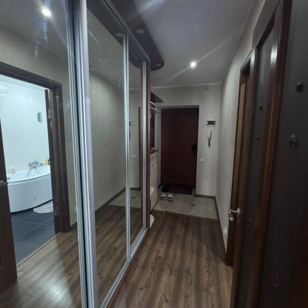 Фото Продам квартиру с евроремонтом 4/12эт 40м2