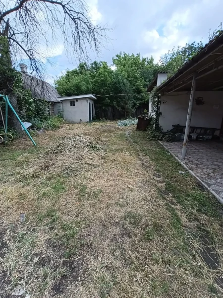 Фото Продаётся коммерческое помещение (магазин). Местоположение: г. Брянка, п. Краснополье, ул. Молодогвардейская.
