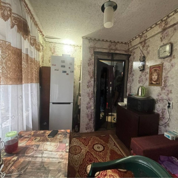 Фото Продам 2 комнаты в коммунальной квартире на кв. Ватутина, 5/5 эт