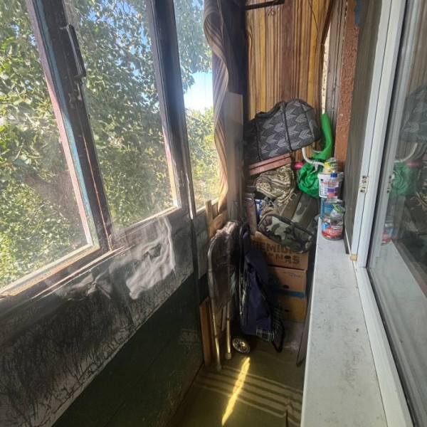 Фото Продам 2 комнаты в коммунальной квартире на кв. Ватутина, 5/5 эт