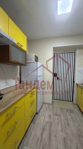 Фото Продаётся полугостинка. г. Луганск, Жовтневый район, кв. Жукова.  ✅Не угловая, общей площадью 18,3 м - Объект №385