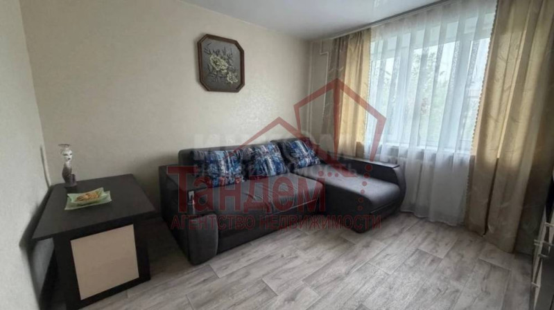 Фото Продаётся полугостинка. г. Луганск, Жовтневый район, кв. Жукова.  ✅Не угловая, общей площадью 18,3 м - Объект №385