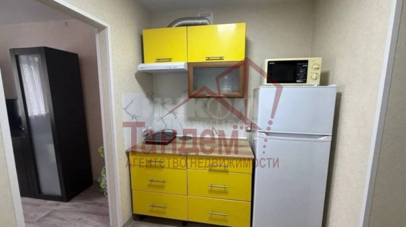 Фото Продаётся полугостинка. г. Луганск, Жовтневый район, кв. Жукова.  ✅Не угловая, общей площадью 18,3 м - Объект №385