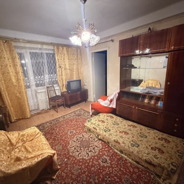 Фото Продам 2- к. квартиру 44 кв. м., г. Луганск, кв. Ватутина (р- н кафе Арарат).