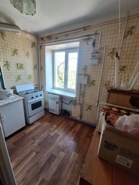 Продаётся 1-комнатная квартира в городе Стаханов, пр. Ленина, д. 36.