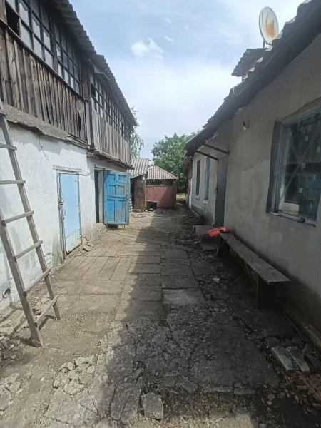 Фото Продаётся 3-комнатный дом в городе Брянка, р-н 110, ул. Черниговская.