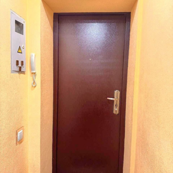 Фото Продам 1-комн квартиру студию на кв. Гагарина (р-н маг. Майями)