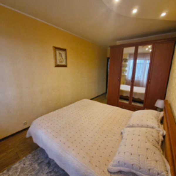 Фото Продам 3к квартиру на кв.Комарова ,с ремонтом