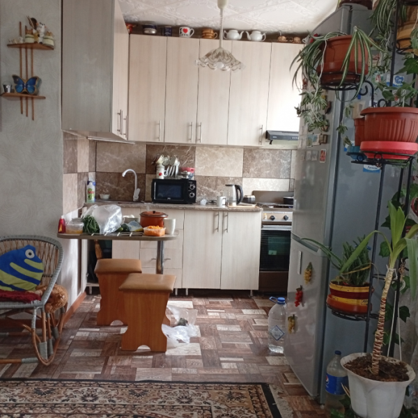 Фото Продам 2х комнатную квартиру на кВ. Комарова