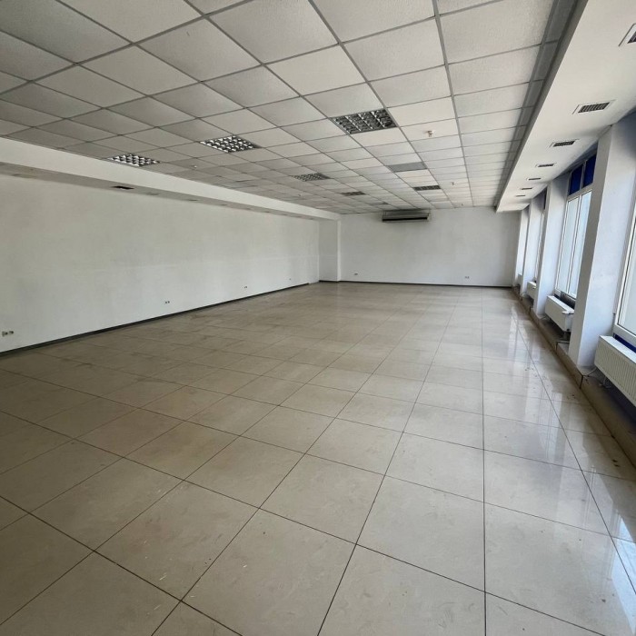Фото Сдам в долгосрочную аренду помещение 133 кв. м. в г. Луганск, ул. Советская (2- й этаж с отдельным входом).