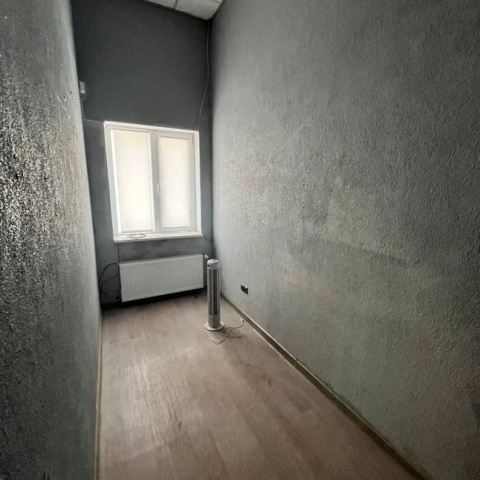 Фото Сдам в долгосрочную аренду помещение 133 кв. м. в г. Луганск, ул. Советская (2- й этаж с отдельным входом).