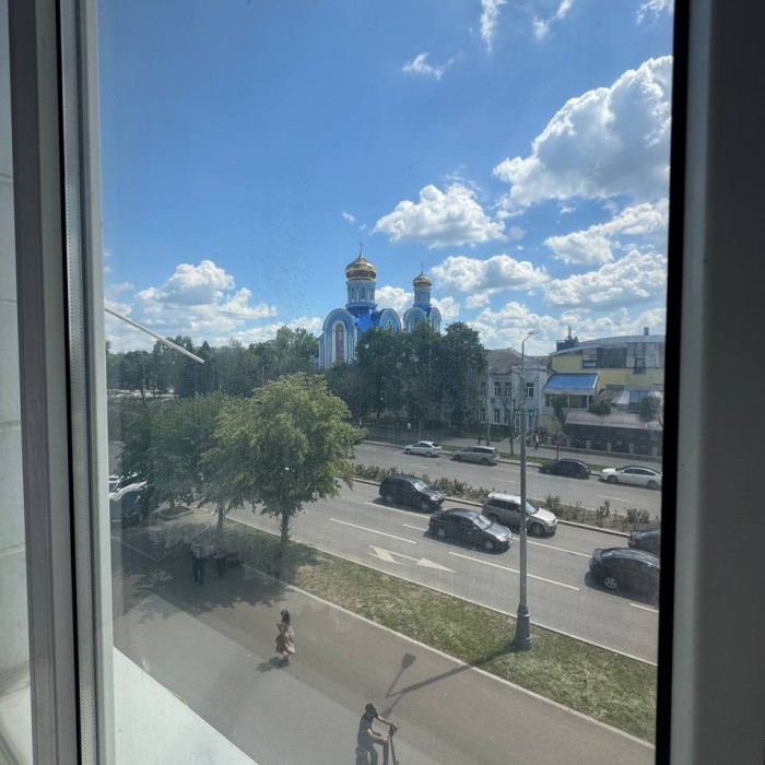 Продам в самом сердце города 2-х комнатную квартиру (Сталинку) Площадь ВОВ.