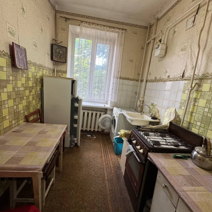 Фото Продам в самом сердце города 2-х комнатную квартиру (Сталинку) Площадь ВОВ.