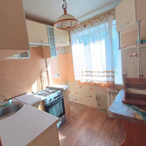 Продам 2-ком квартиру в Луганске на кв. Комарова (р-н Империя)