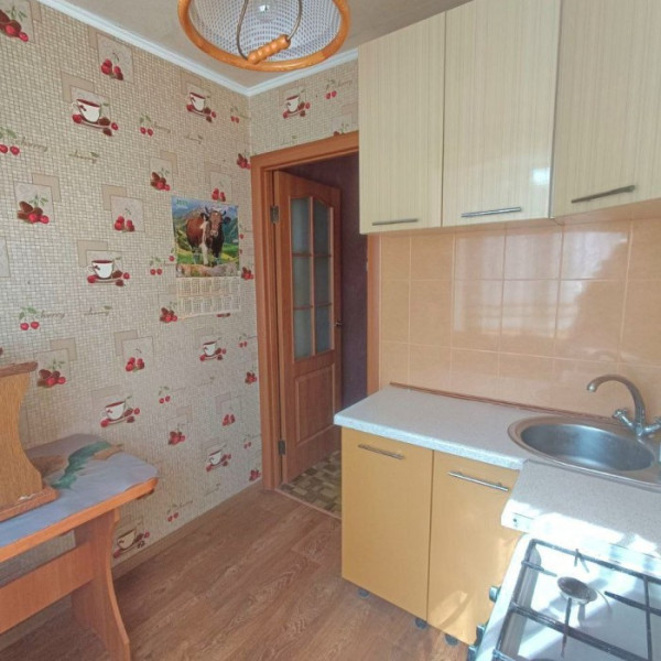 Фото Продам 2-ком квартиру в Луганске на кв. Комарова (р-н Империя)