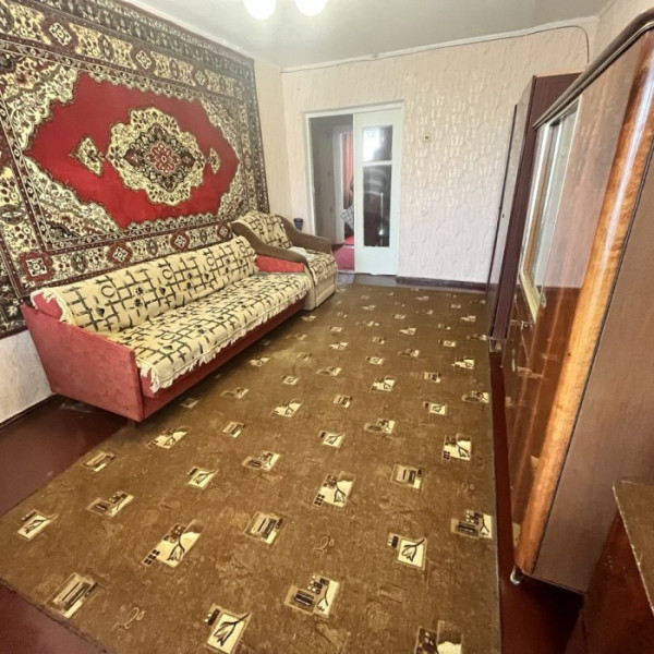 Продам 2- к. квартиру, г. Луганск, ул. Центральная (р- н Сельхоз унив.)